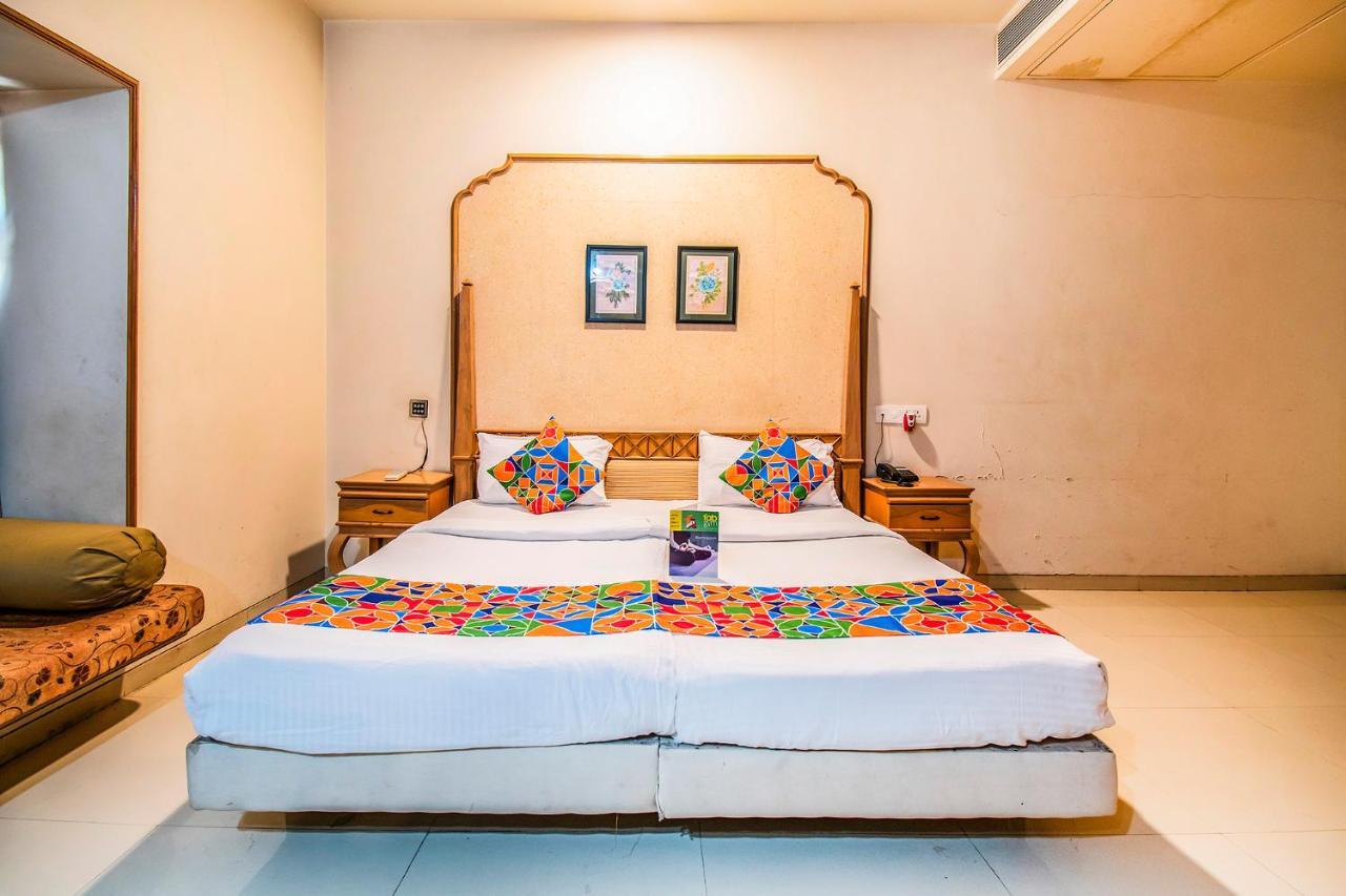 Collection O Hotel Rajwada Near The Pavillion Poona Buitenkant foto