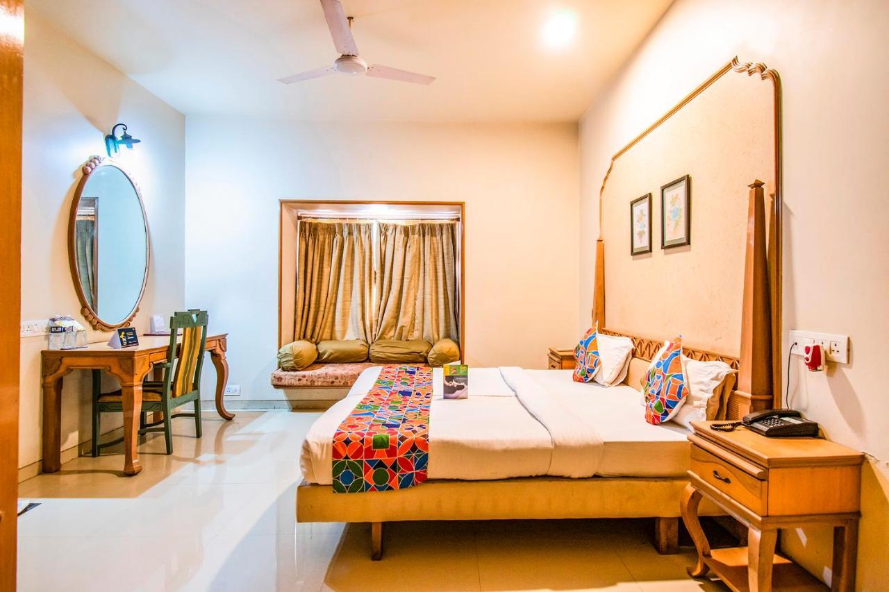 Collection O Hotel Rajwada Near The Pavillion Poona Buitenkant foto