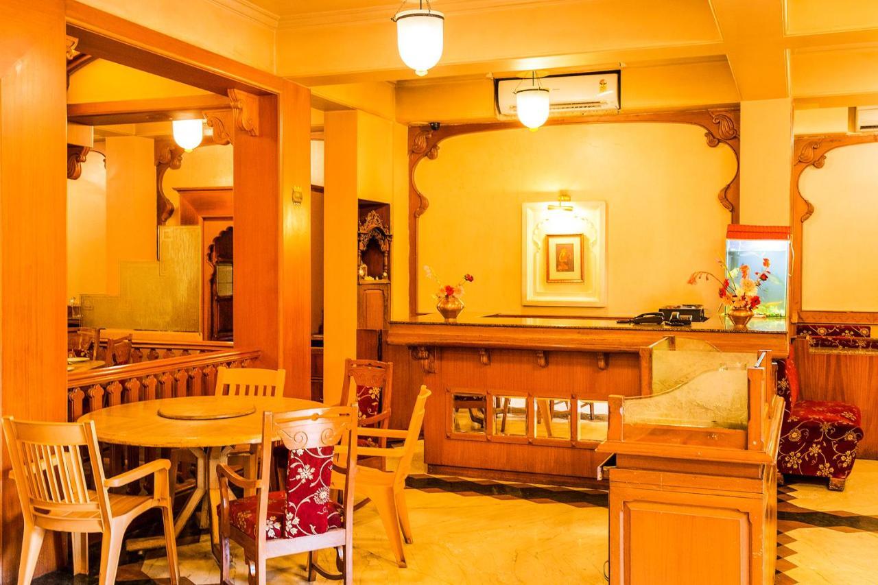 Collection O Hotel Rajwada Near The Pavillion Poona Buitenkant foto