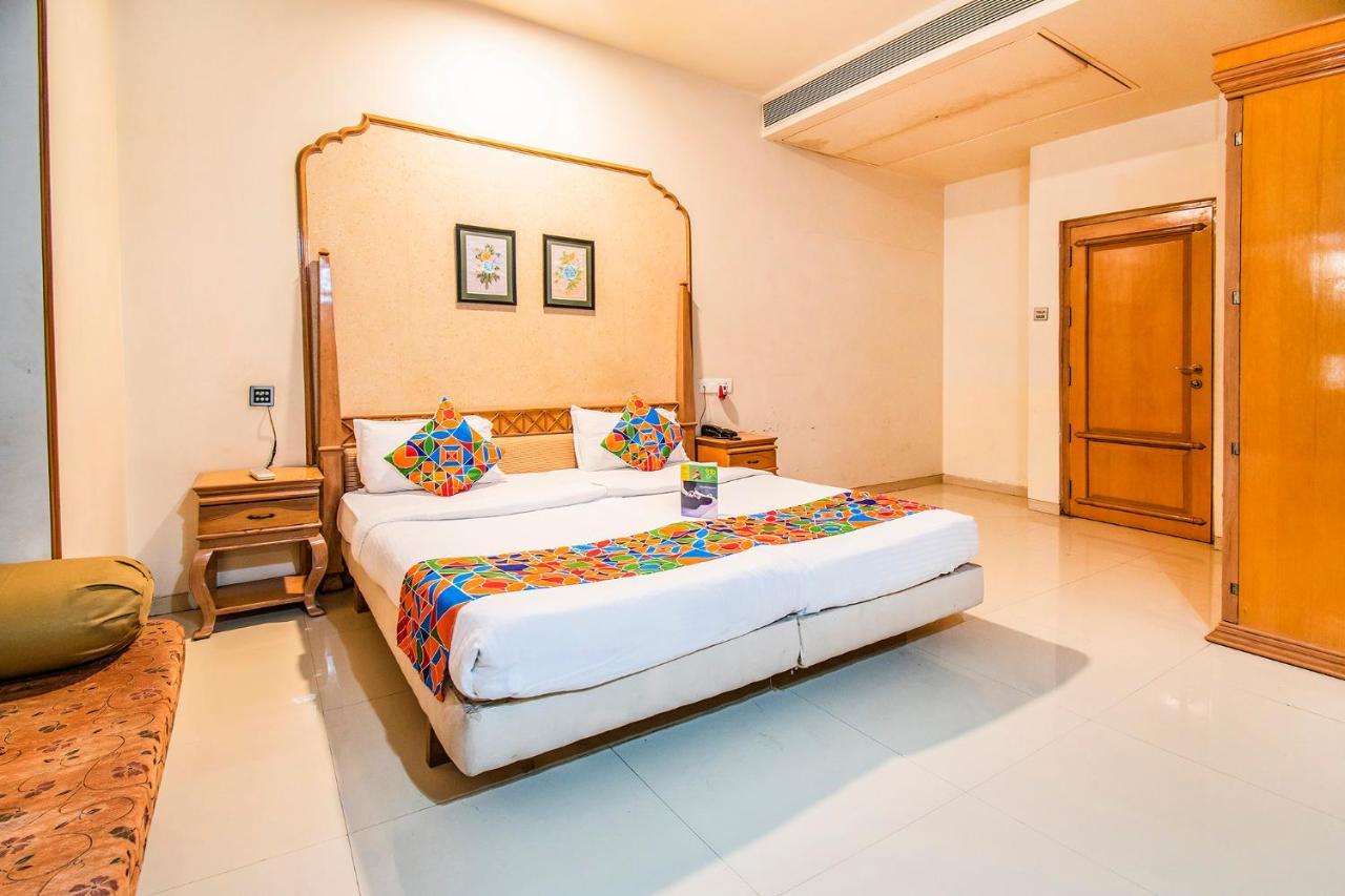 Collection O Hotel Rajwada Near The Pavillion Poona Buitenkant foto