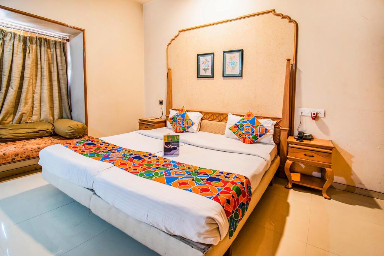Collection O Hotel Rajwada Near The Pavillion Poona Buitenkant foto