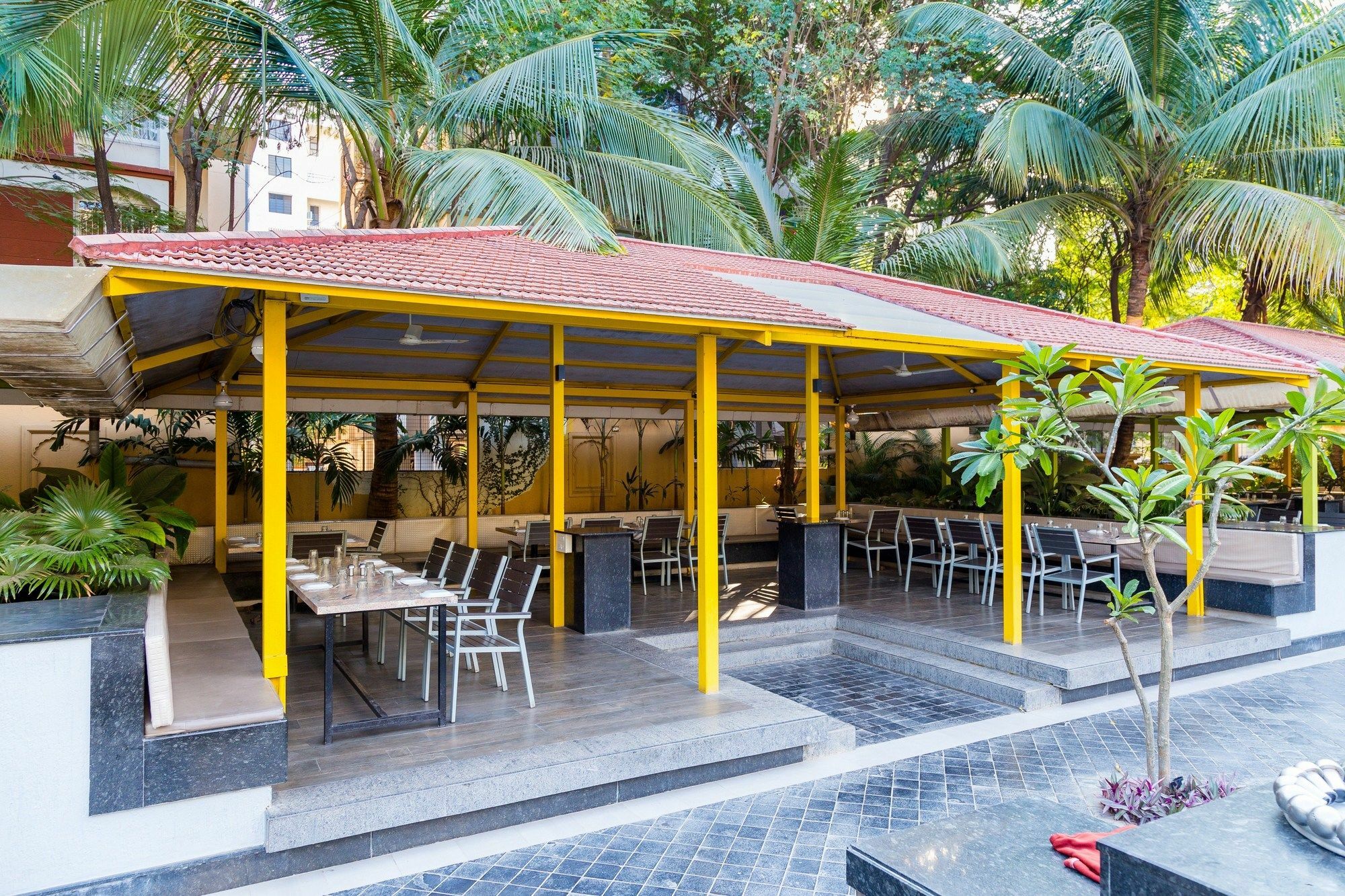 Collection O Hotel Rajwada Near The Pavillion Poona Buitenkant foto